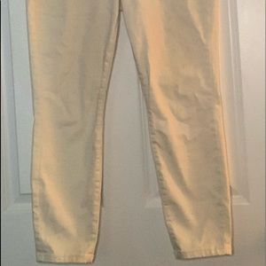 Cream color pull on cropped pants. Vera Wang. Worn once. 12